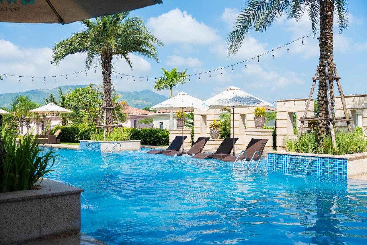 Wyndham Sky Lake Resort And Villas Ханой Экстерьер фото