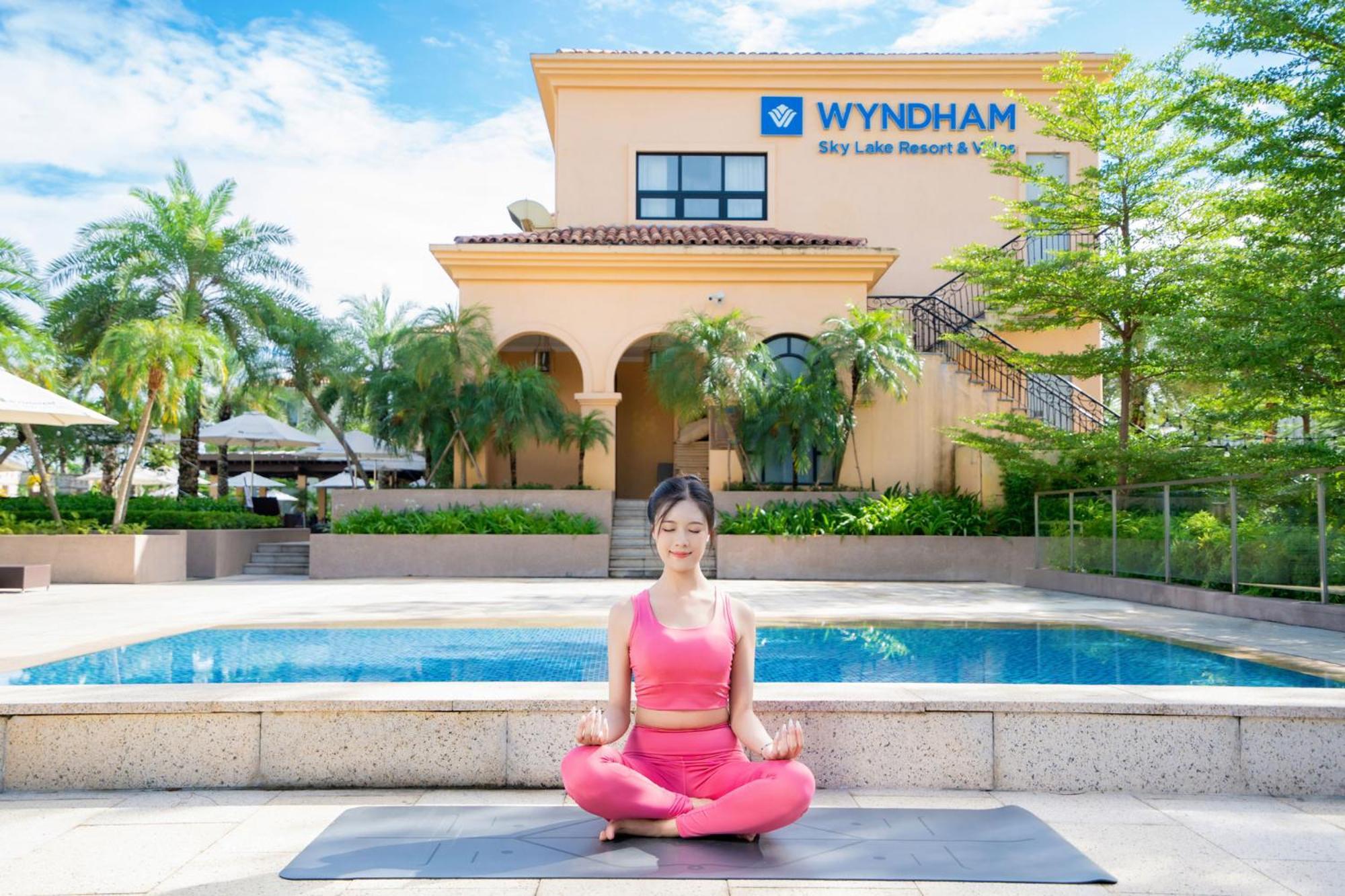 Wyndham Sky Lake Resort And Villas Ханой Экстерьер фото