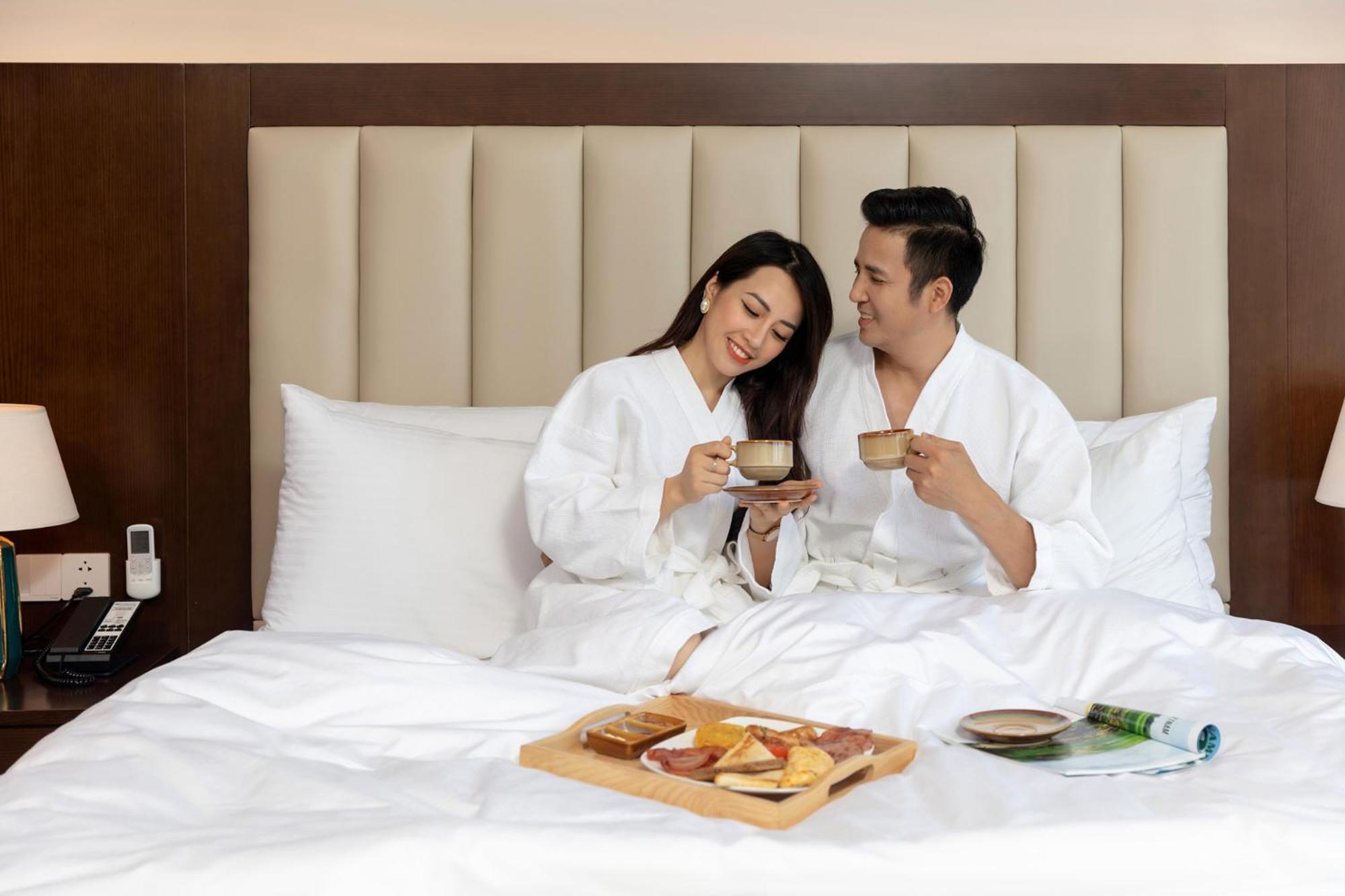 Wyndham Sky Lake Resort And Villas Ханой Экстерьер фото