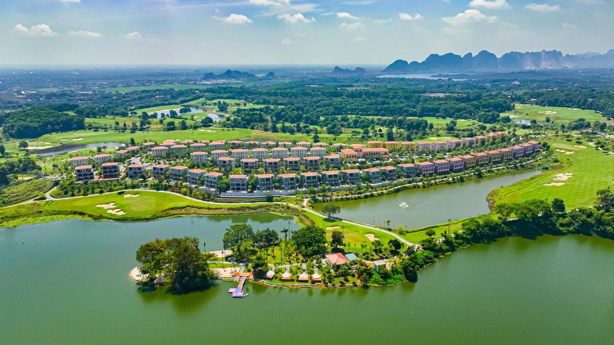 Wyndham Sky Lake Resort And Villas Ханой Экстерьер фото