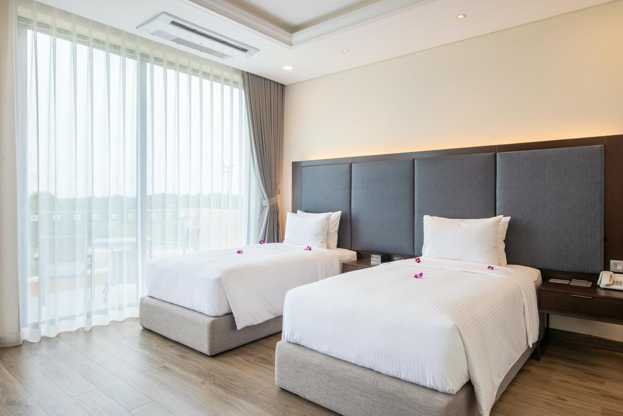 Wyndham Sky Lake Resort And Villas Ханой Экстерьер фото
